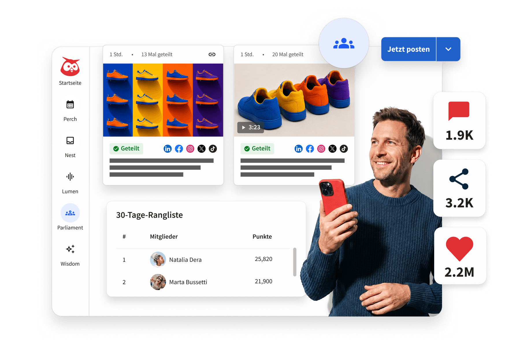 Ein Mann schaut aufs Telefon und zeigt Daumen hoch mit Amplify-Dashboard